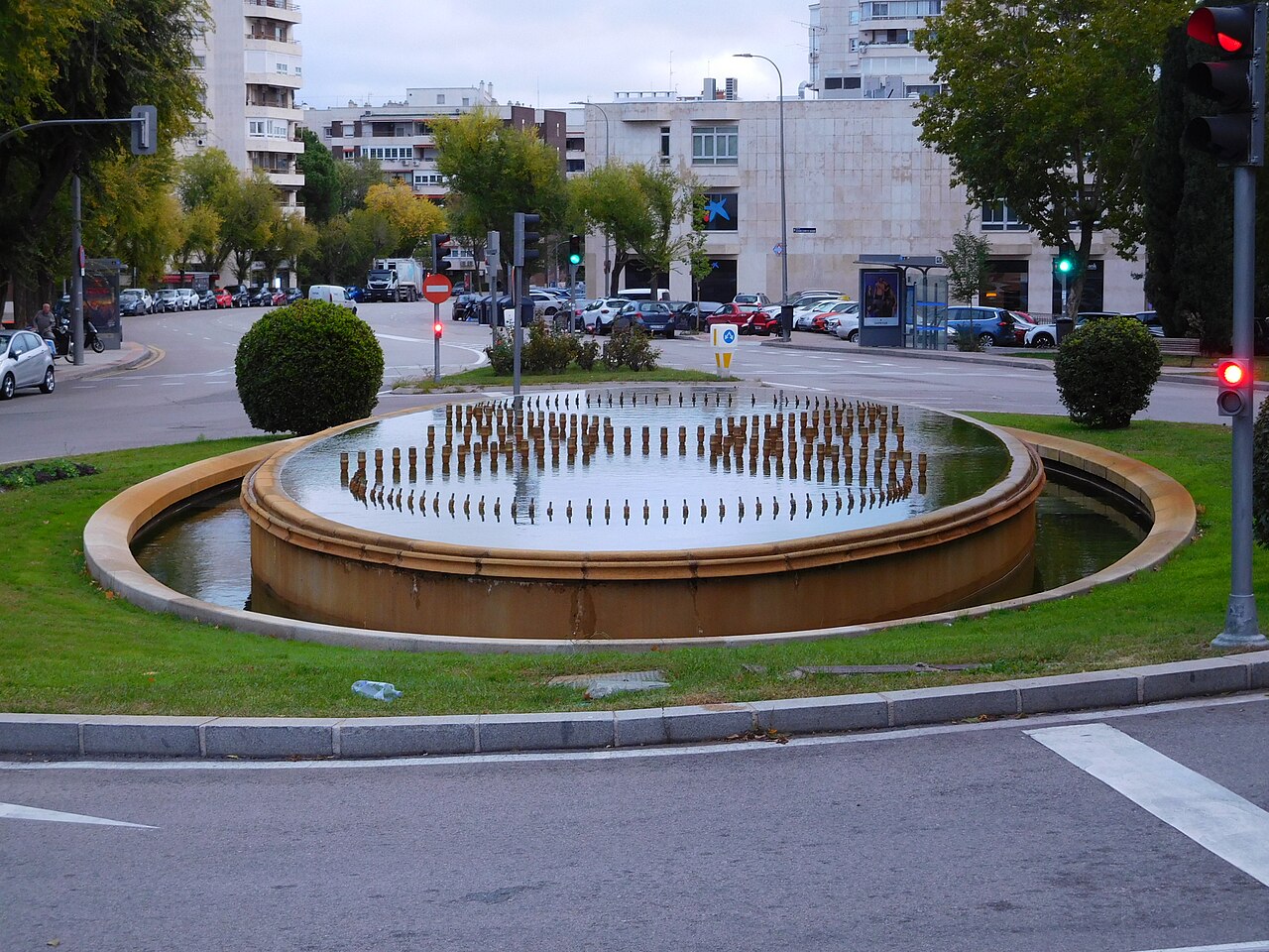 Fuente plaza José María Escrivá de Balaguer