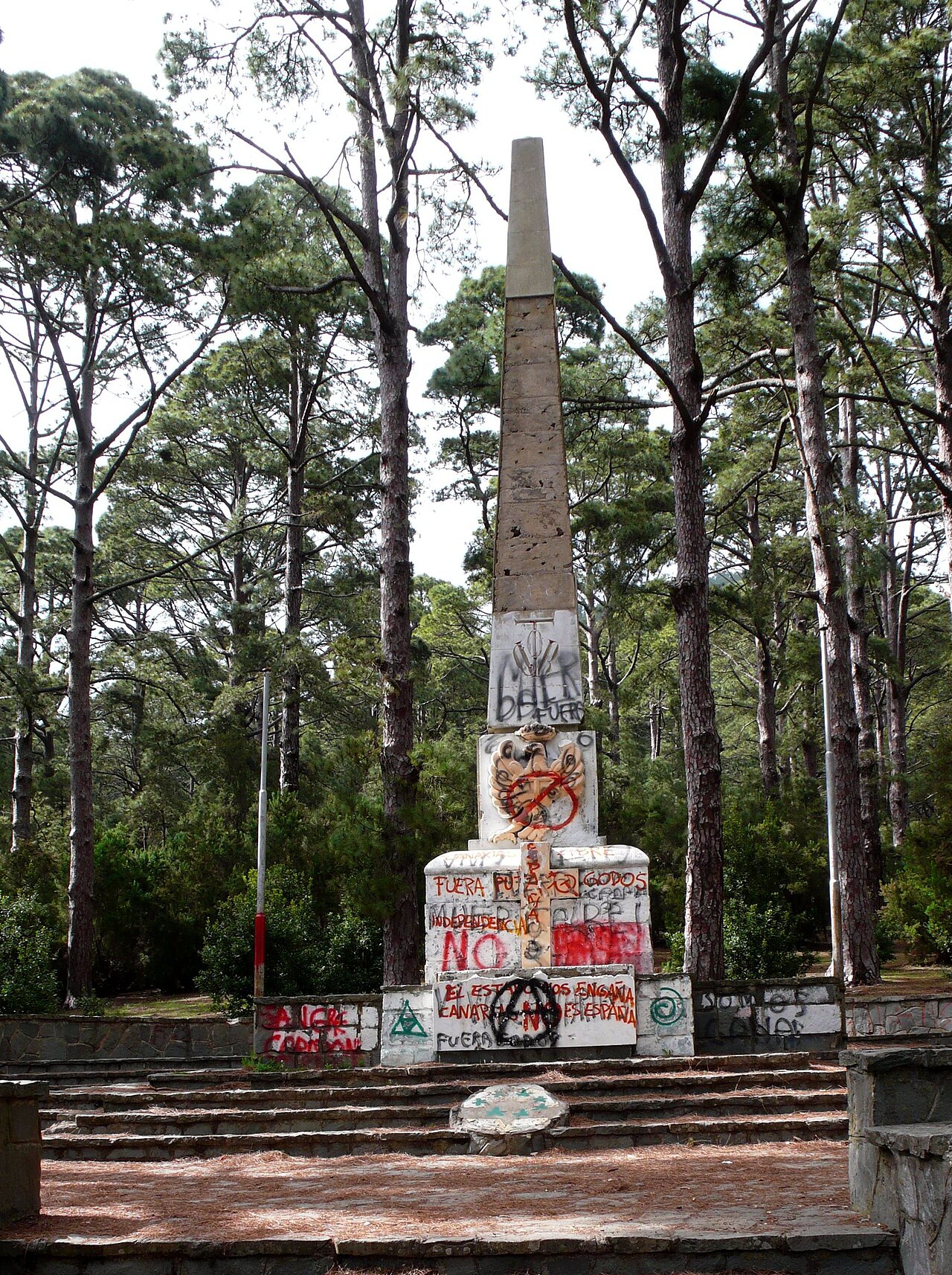 Monumento a Franco, Las Raíces