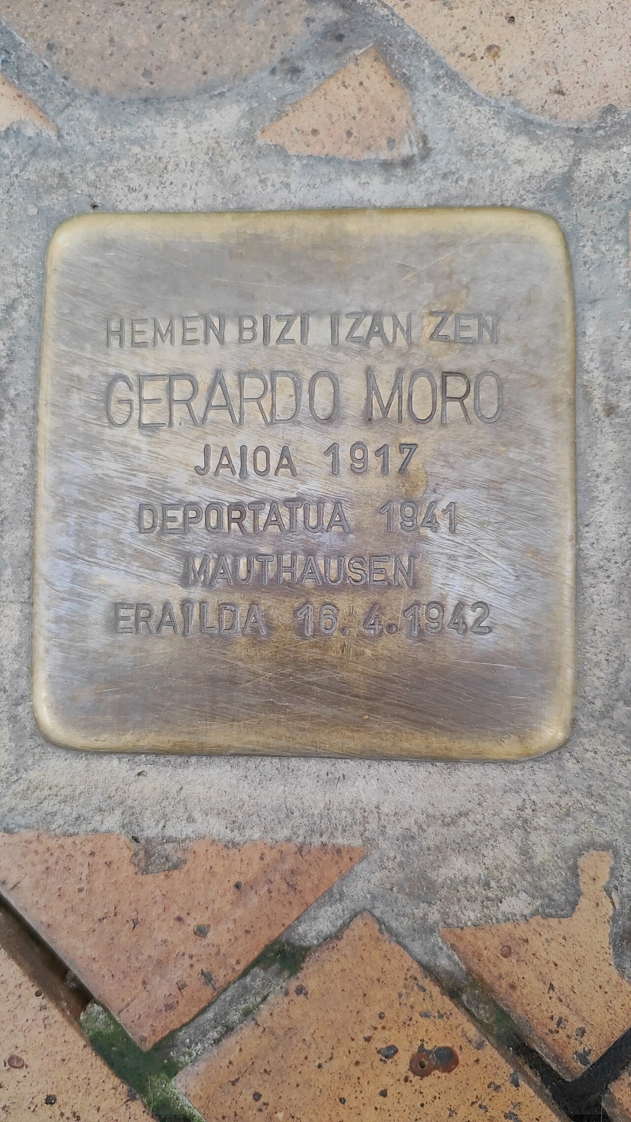Stolperstein dedicada a Gerardo Moro De la Fuente