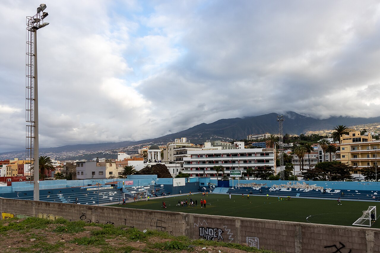 Campo de Fútbol El Peñón