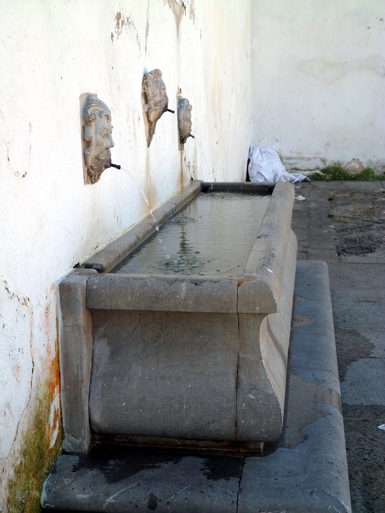 fuente de la plaza Eliej Nahmias
