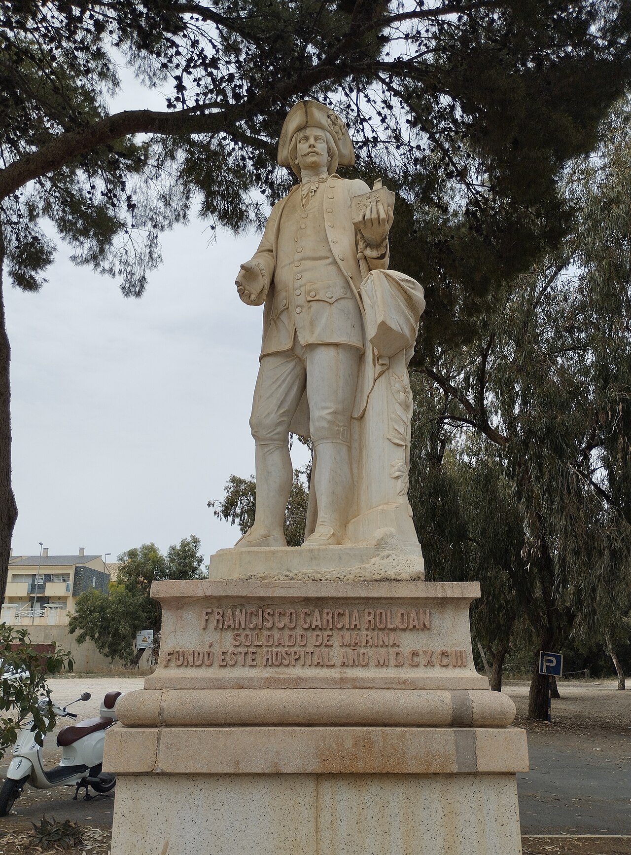 monumento a Francisco García Roldán