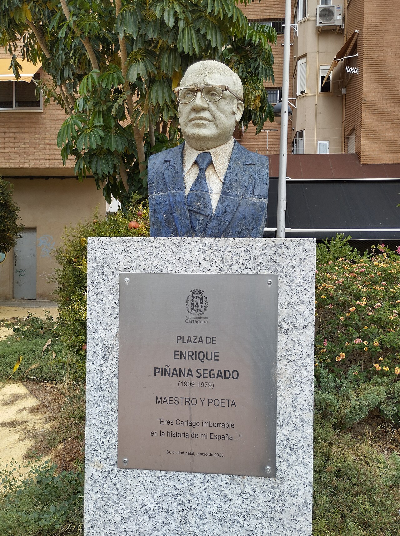 monumento a Enrique Piñana Segado