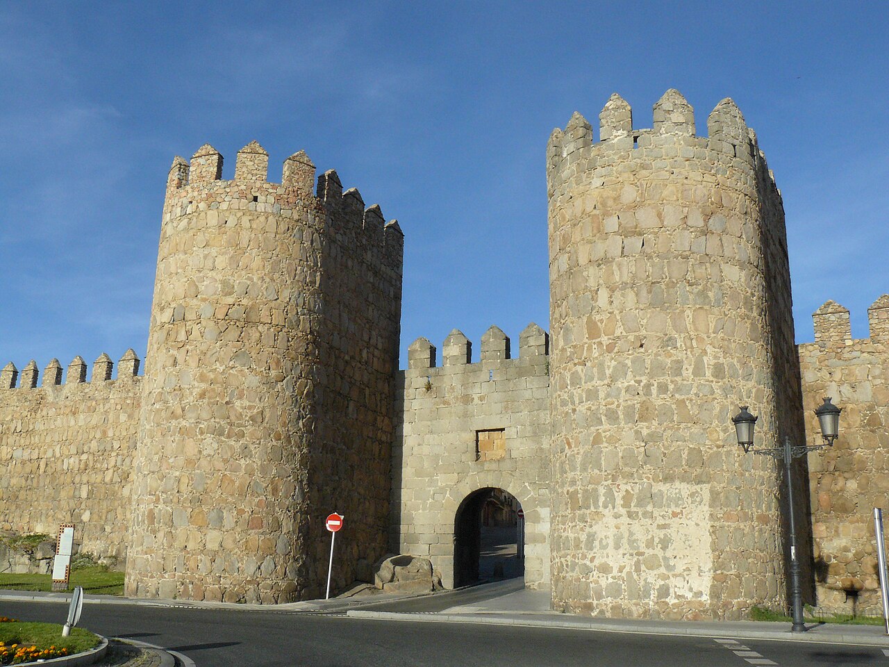Murallas de Ávila, Puerta del Puente