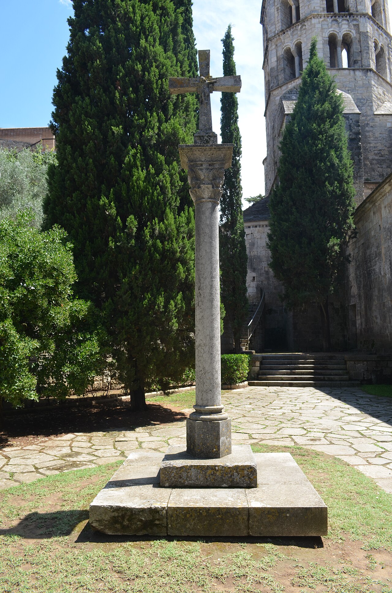 Creu de Sant Pere de Galligants
