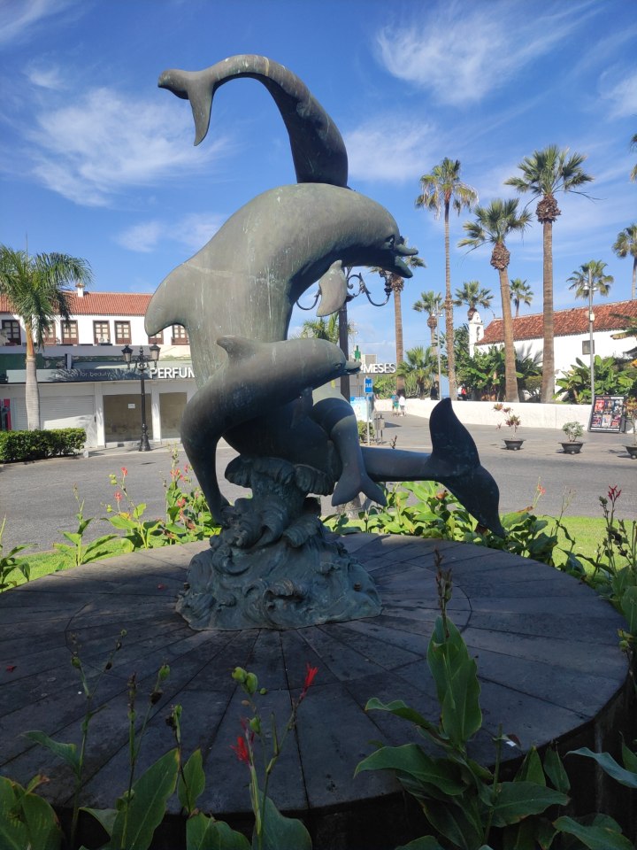 Escultura Delfines, Puerto de la Cruz