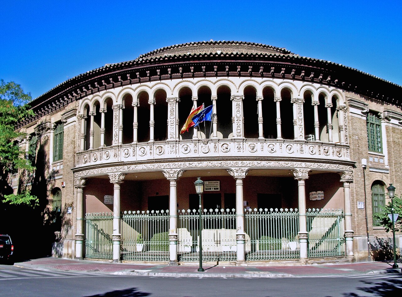 Grupo Escolar Gascón y Marín