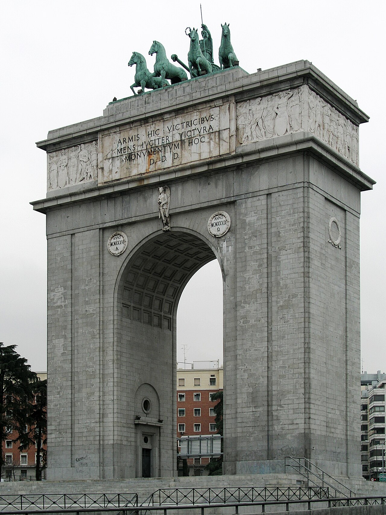 Arco de Moncloa
