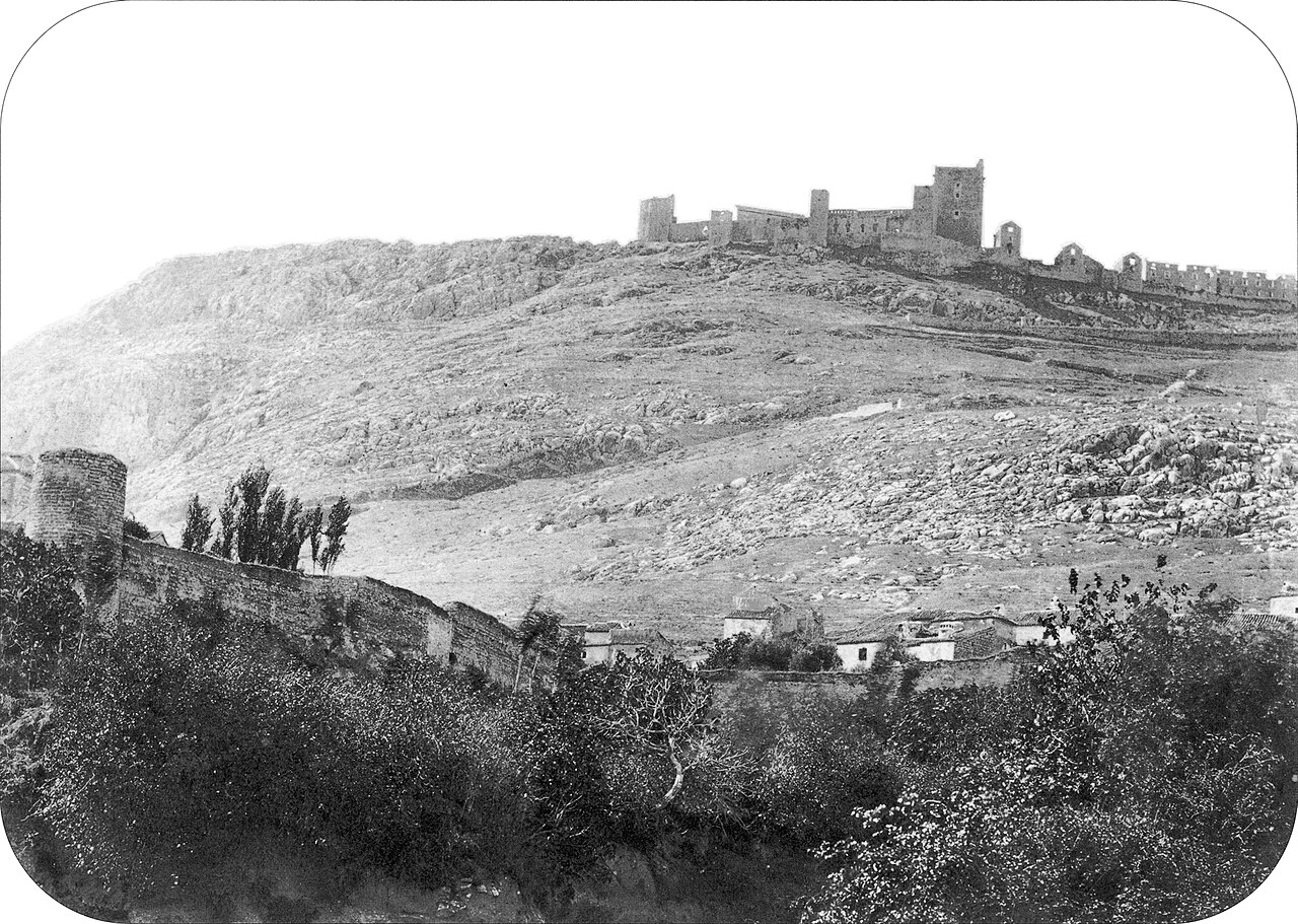 Castillo. Recinto amurallado