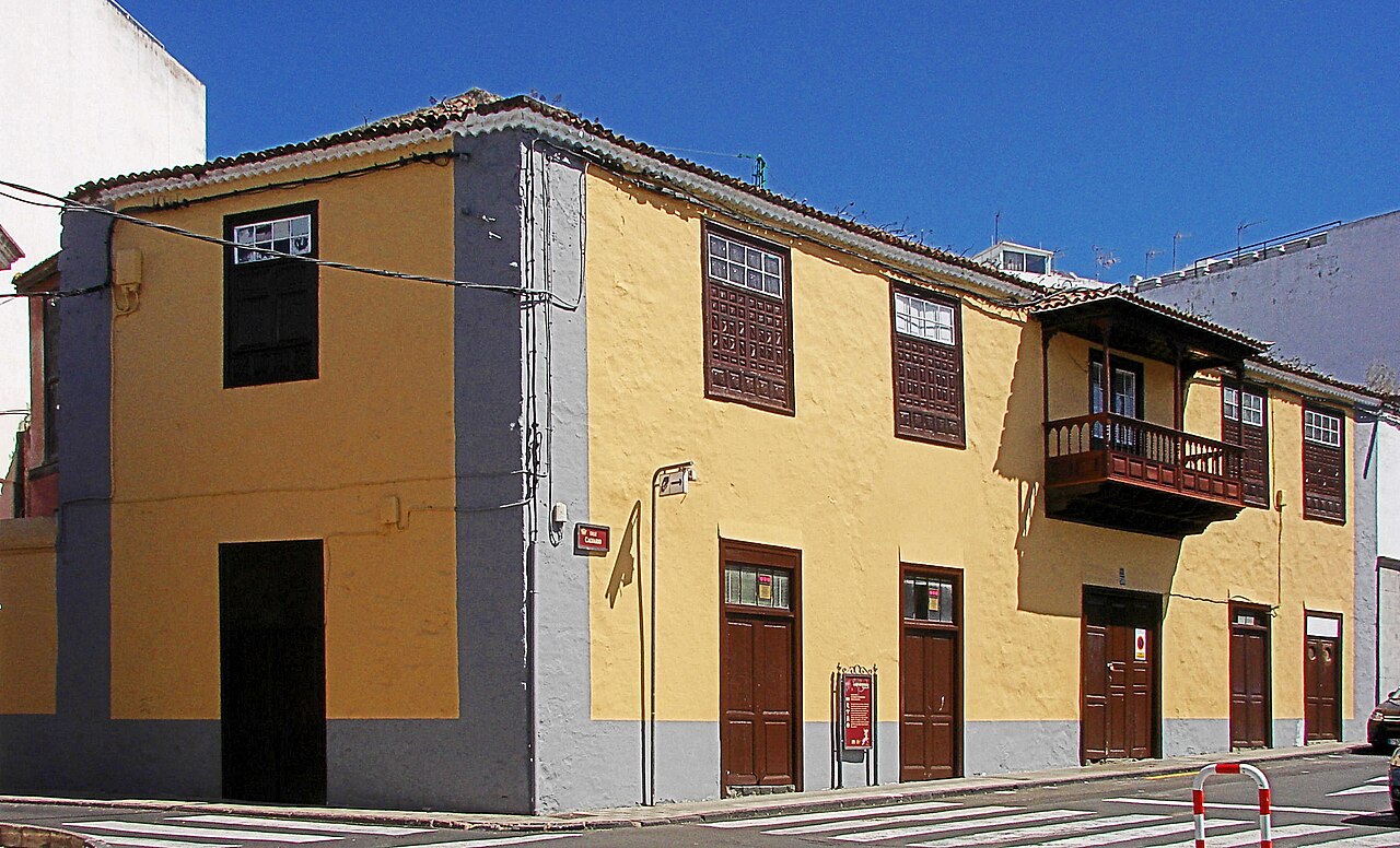 Inmuebles sitos en la calle Calvario, 52 y 54