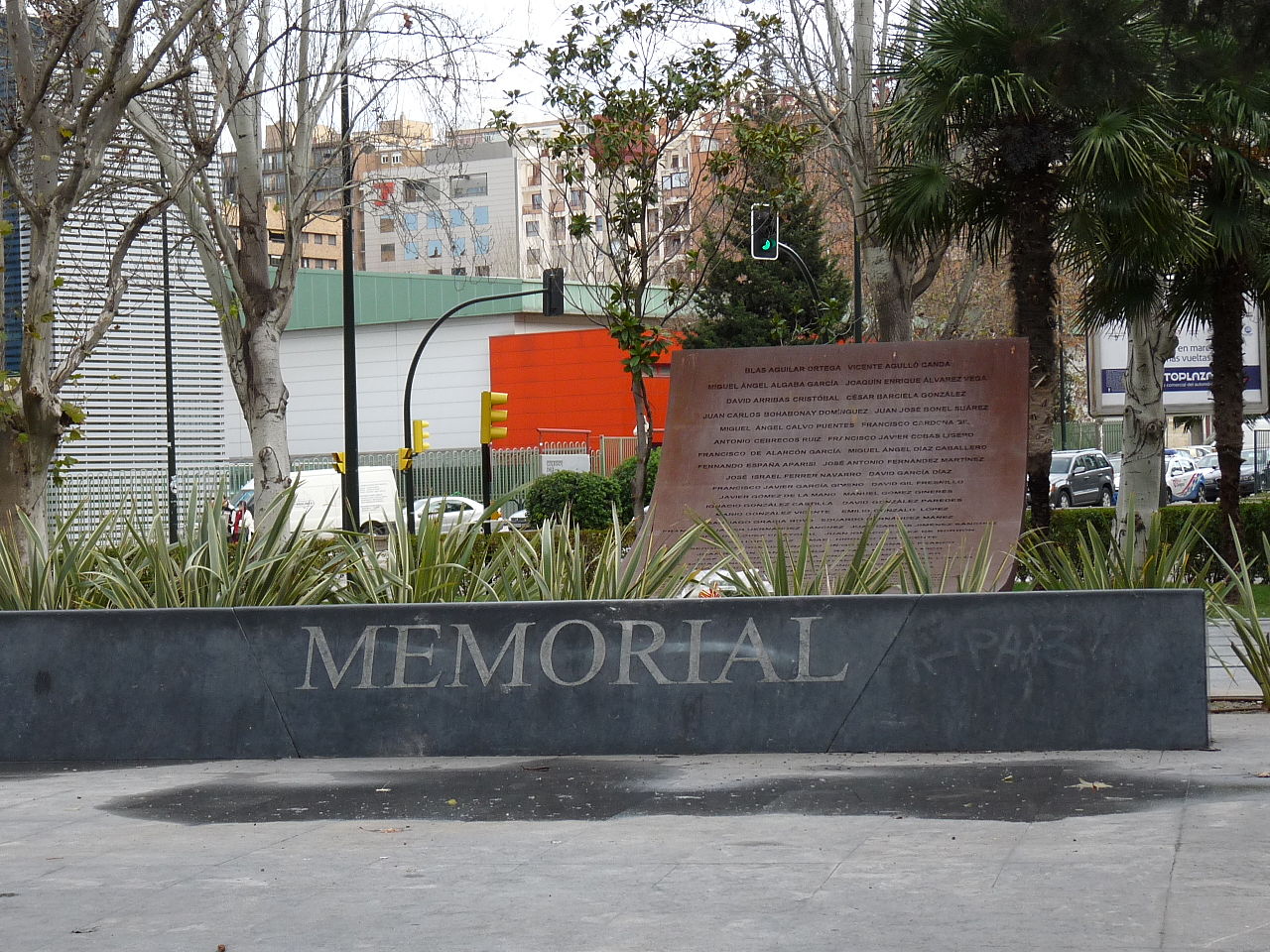 Monumento a las víctimas del Yak-42
