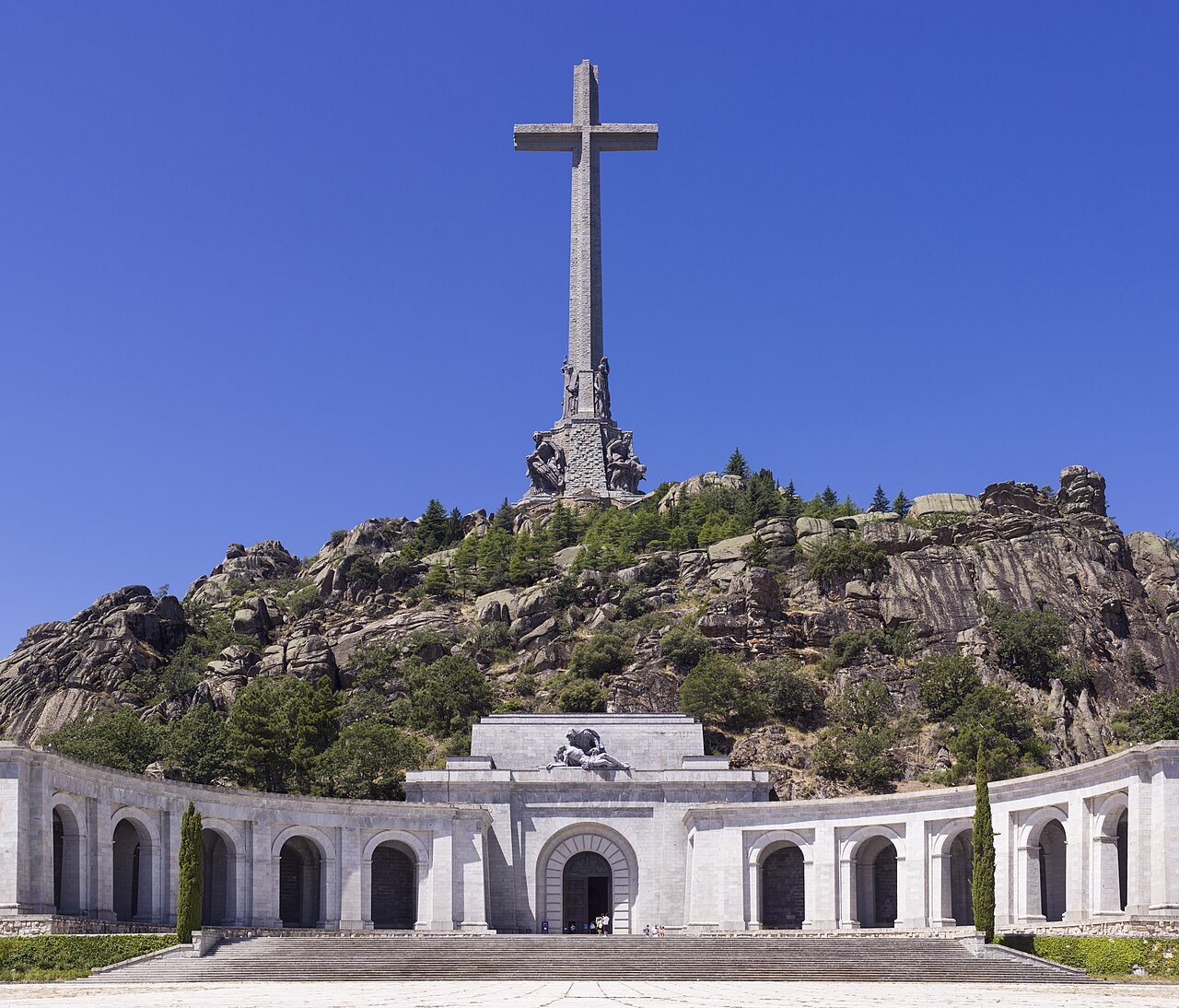 Basílica Pontificia de la Santa Cruz