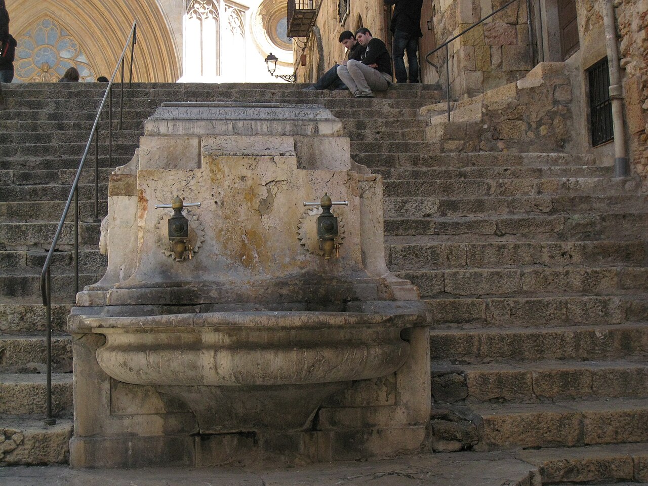 Fonts de la plaça Santiago Rusiñol