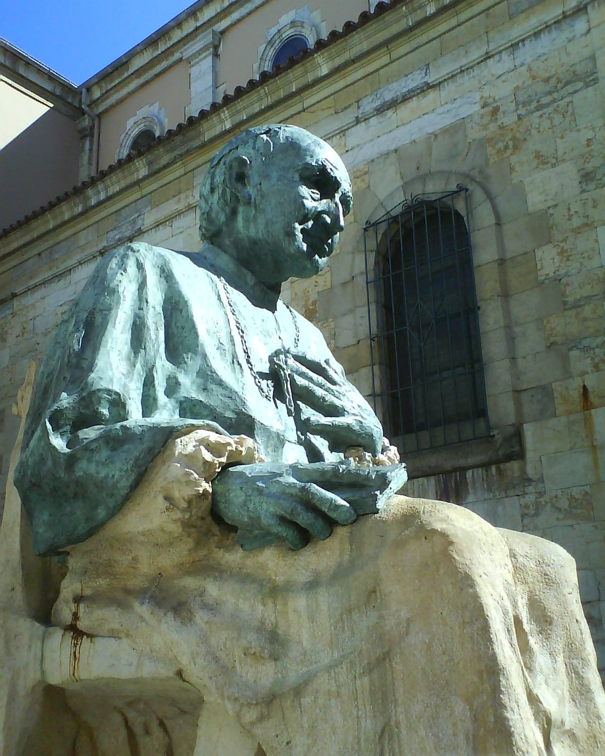 Monumento al Cardenal Herrera Oria