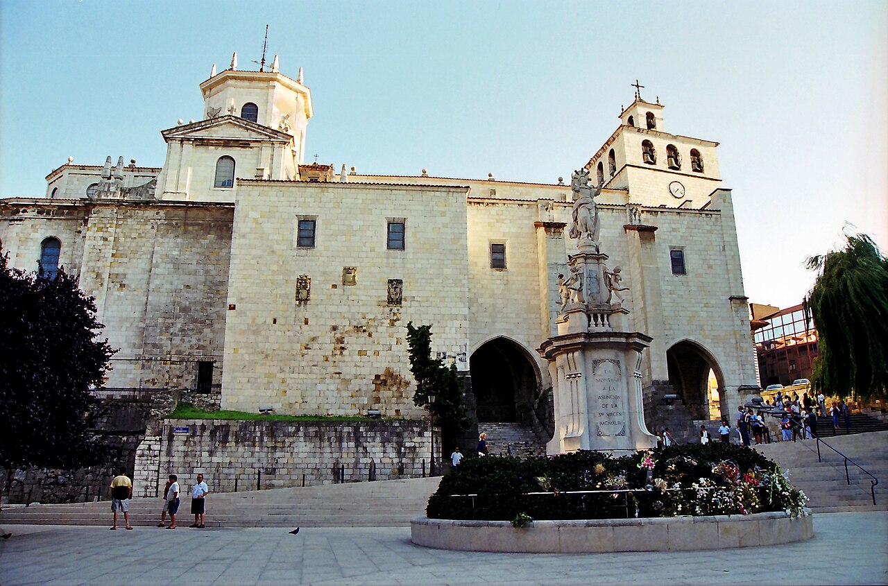 Monumento a la Asunción de la Virgen