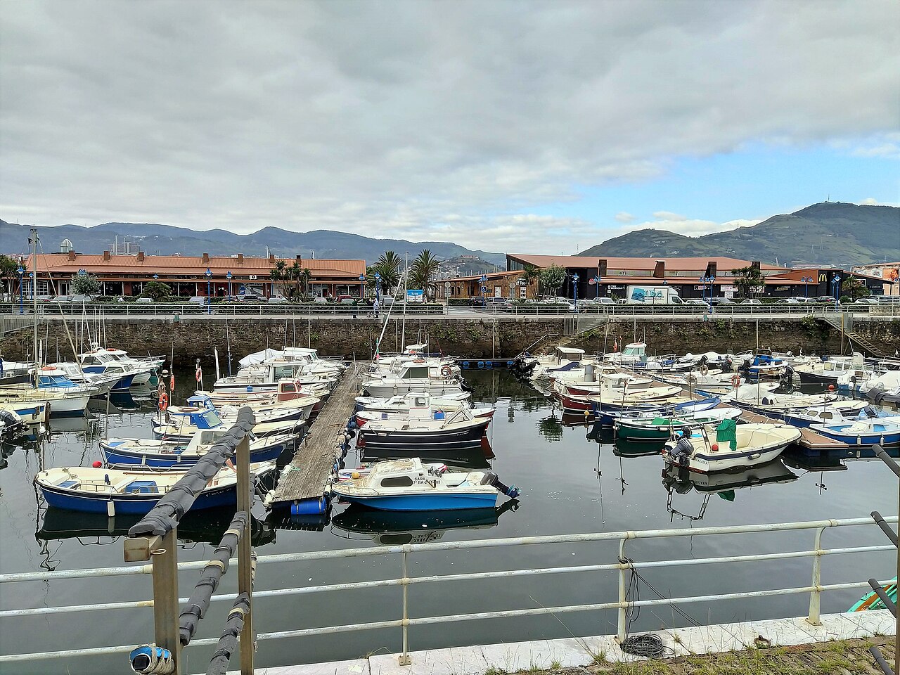 Puerto deportivo del Real Club Marítimo del Abra – Real Sporting Club