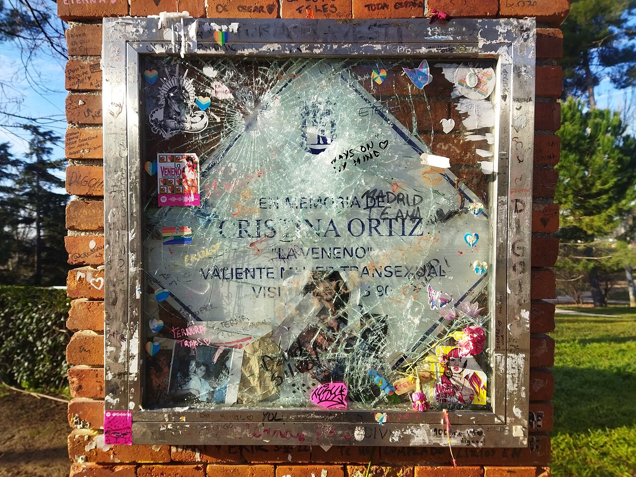 placa conmemorativa en honor a La Veneno