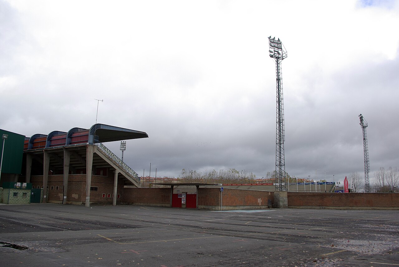 Estadio Adolfo Suárez