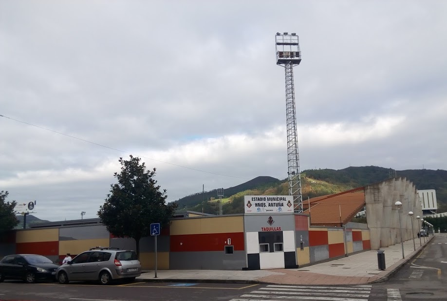 Estadio Hermanos Antuña